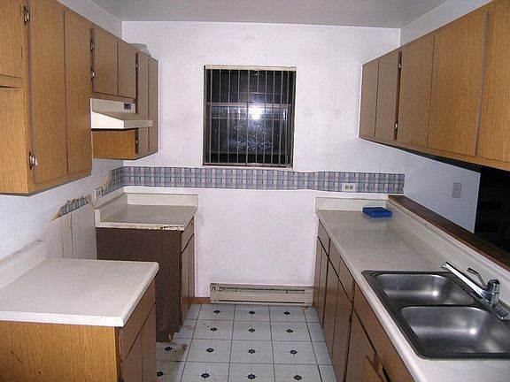 4th image of 1303 N Winslowe Dr Unit 303