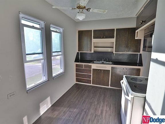 4th image of 7421 Blondo St