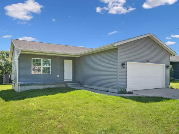 2146 Burton Ave, Waterloo, IA 50703