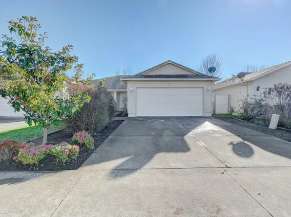 417 Crystal Dr, Eagle Pt, OR 97524