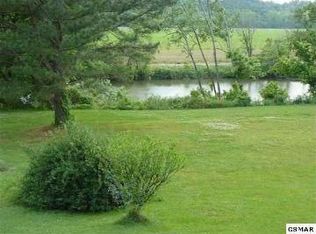 1812 Longview Dr, Sevierville, TN 37876