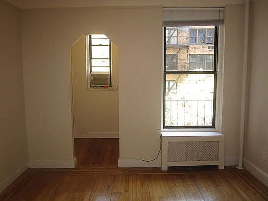 3rd image of 415 E 84th St APT 4