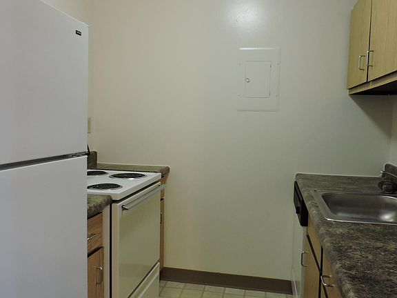 2nd image of 1916 Senate St APT C