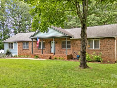 42 Captains Dr, Candler, NC, 28715