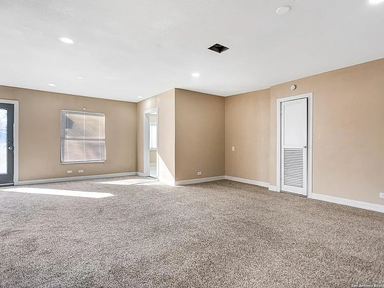 2227 W Huisache Ave — Photo 7