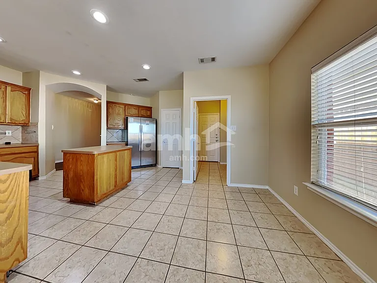 86 N Highland Dr — Photo 5
