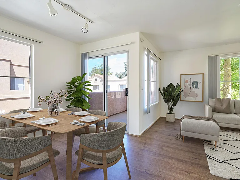 River Ranch Townhomes & Apartments — Photo 25
