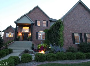 6 Lavender Ln, Bloomington, IL 61704