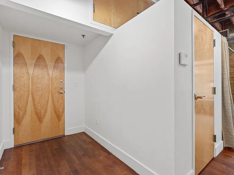 411 Brazos St — Photo 5