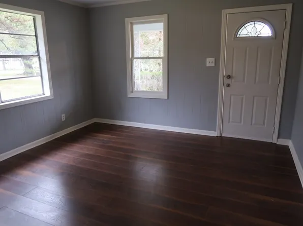 2010 7th St, Port Neches, TX 77651