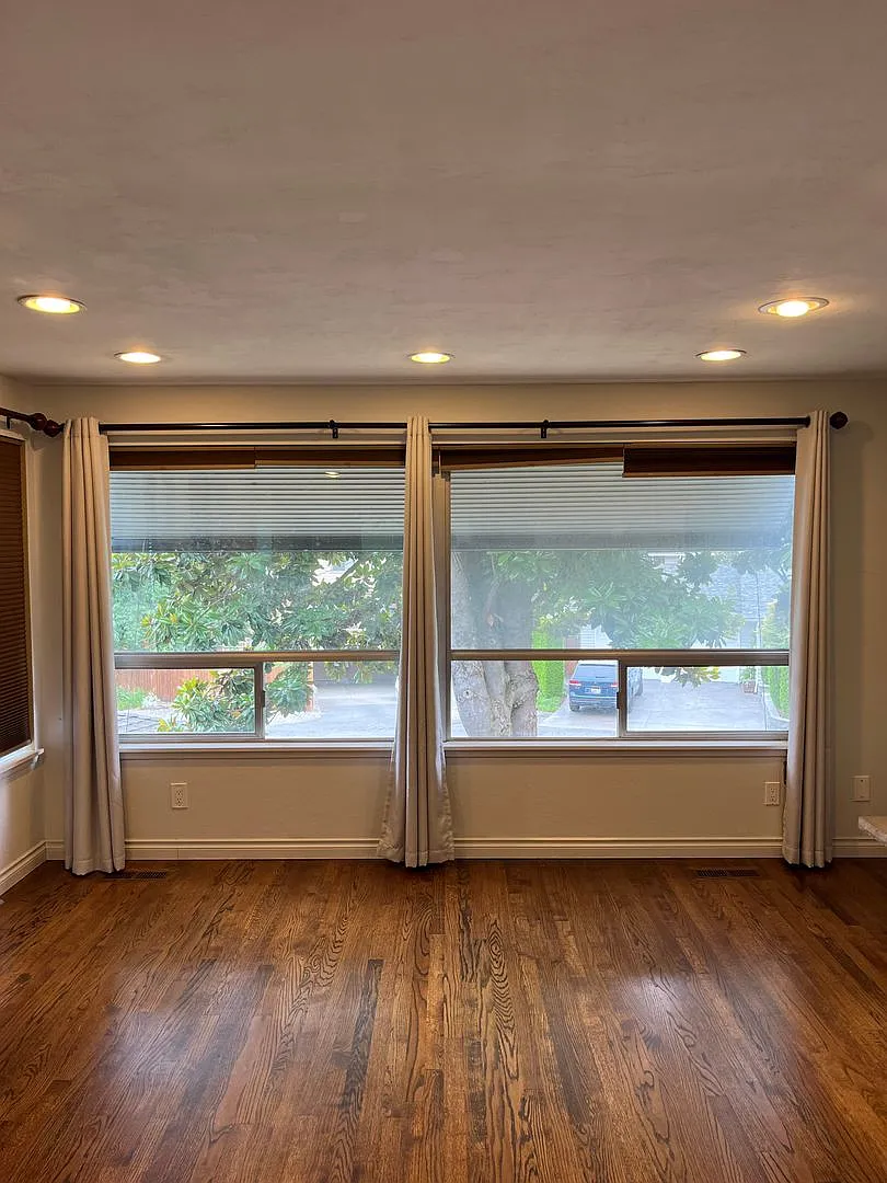 Mercer Island House — Photo 3