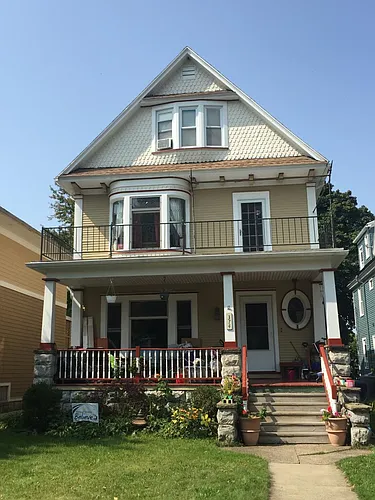 374 Woodward Ave #UPPER Photo 1 374 Woodward Ave #UPPER Photo 1