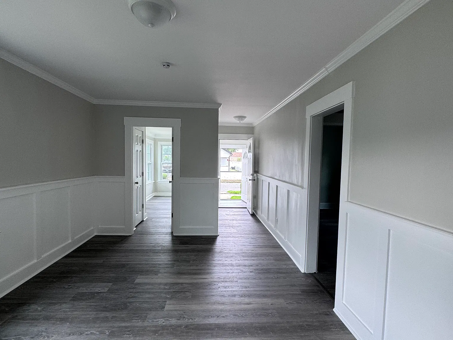 4 bed, 1.5 bath, 1800 sqft, $2,970 — Photo 2