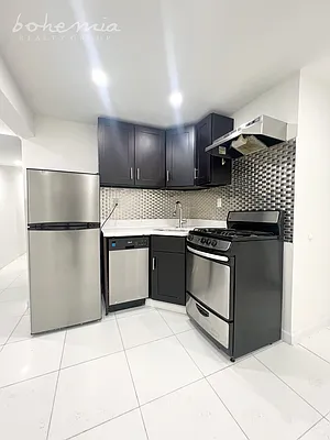 Rented by Bohemia Realty Group | media 3