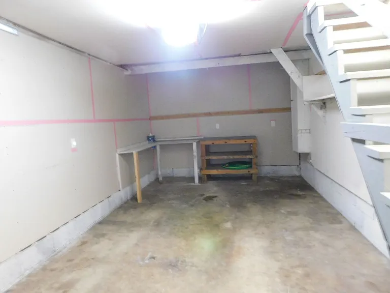 340 Goodyear St — Photo 12