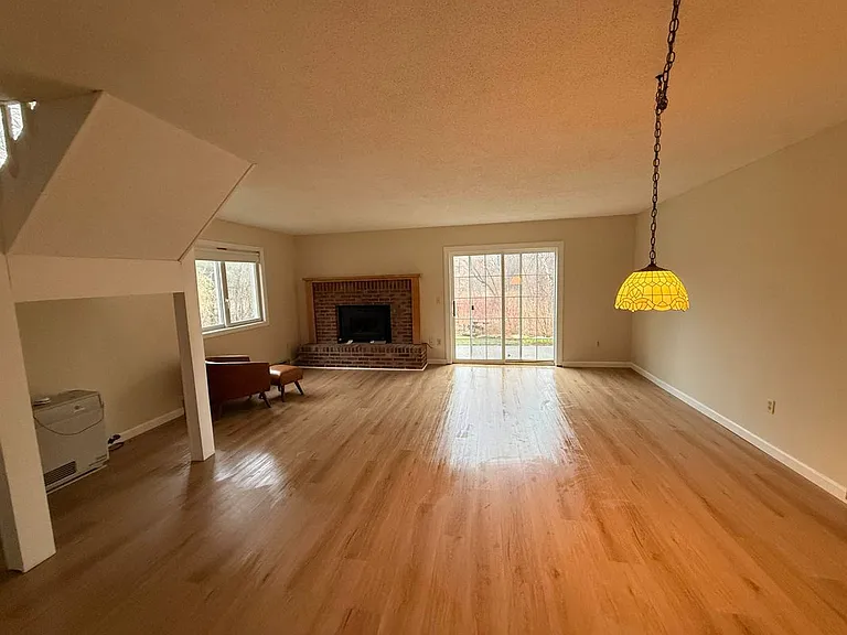 L4 Stonehedge Dr #L4 — Photo 3