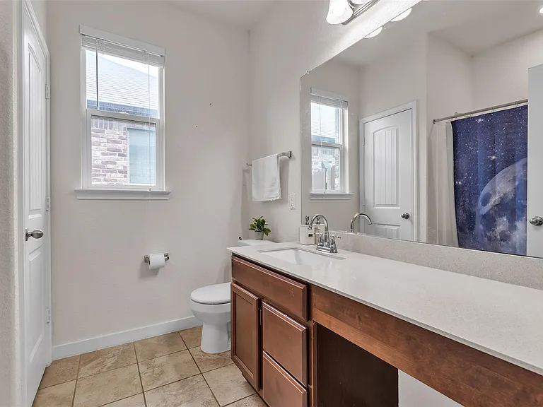 128 Kavanaugh St — Photo 12