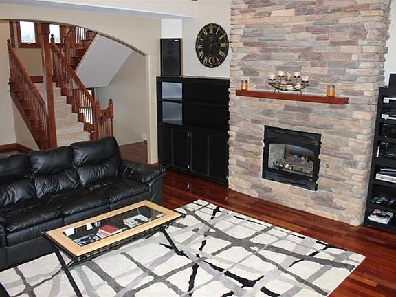 2nd image of 8420 Sunshine Ln