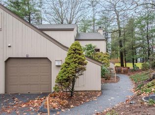 15 Cottonwood Dr #15, Avon, CT 06001