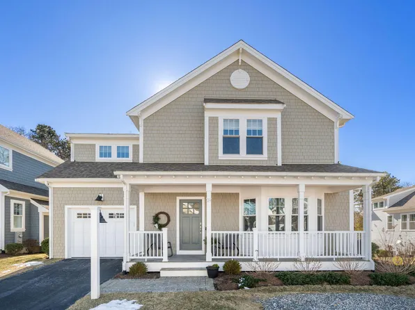 25 Rosewood Circle, Mashpee, MA 02649