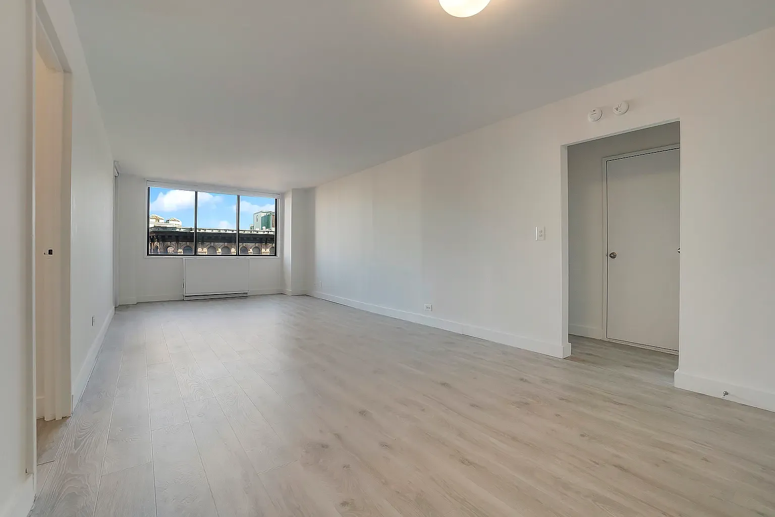 300 Mercer Street — Photo 1