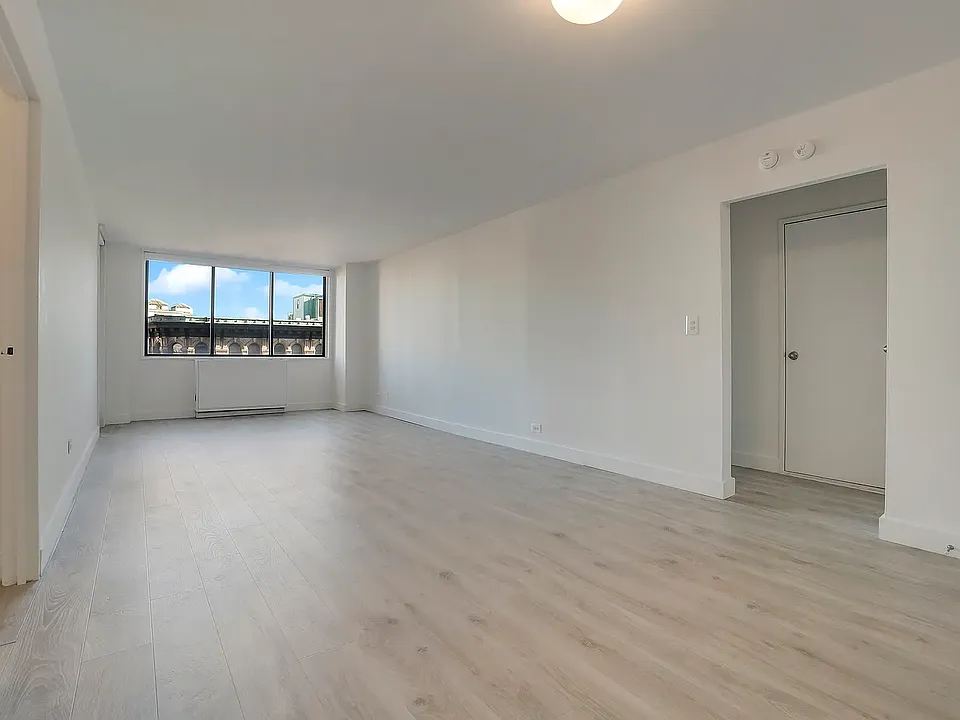 300 Mercer St #15N