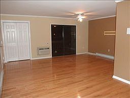5th image of 710 Mill St Unit H17