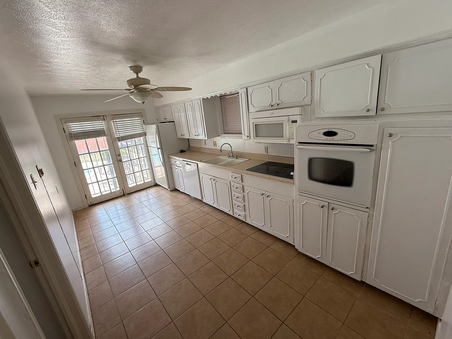 2 bed, 1255 sqft, $2,050 — Photo 4