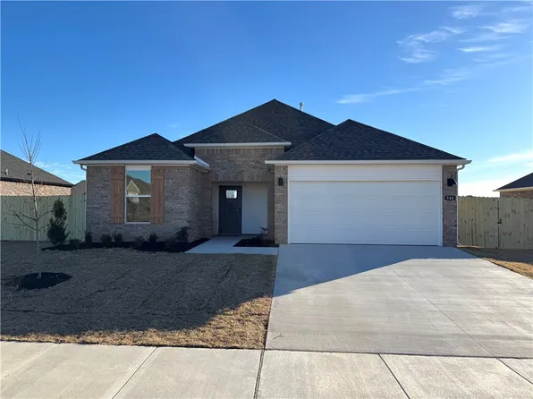 548 N McLeod Dr, Farmington, AR 72730