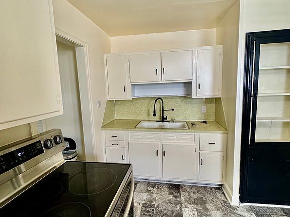 2nd image of 1016 Tabor St