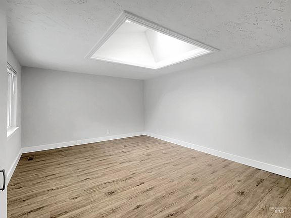 5th image of 8785 W Pembrook Dr