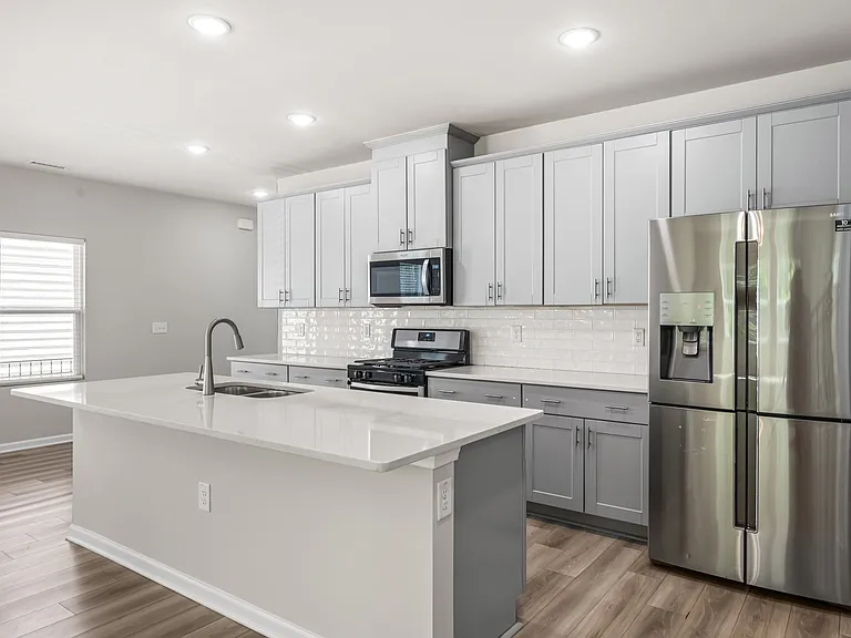 4008 Passenger Pl — Photo 1