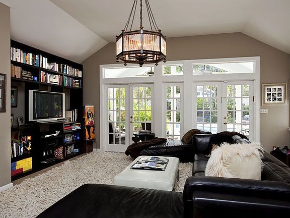 2nd image of 3208 W Parkland Blvd