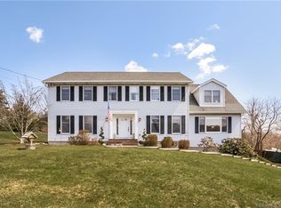 21 E Lake Rd, New Fairfield, CT 06812