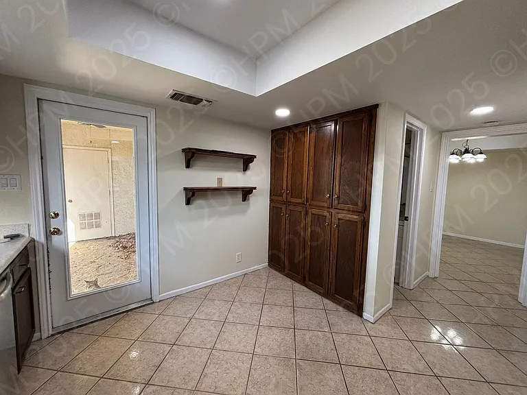 5868 Royal Rdg — Photo 5