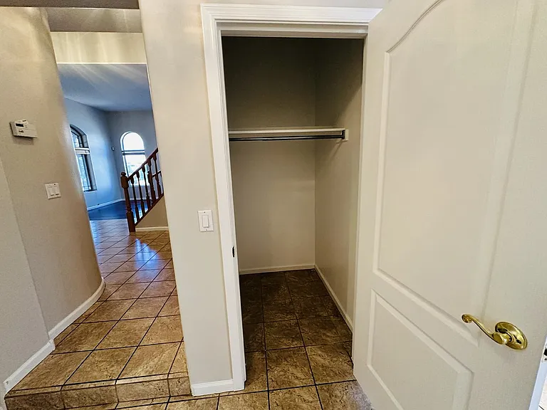 672 W Raven Dr — Photo 16
