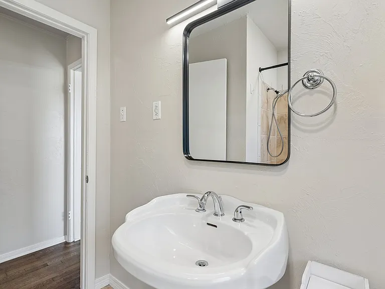 1603 Carlisle Ct — Photo 19