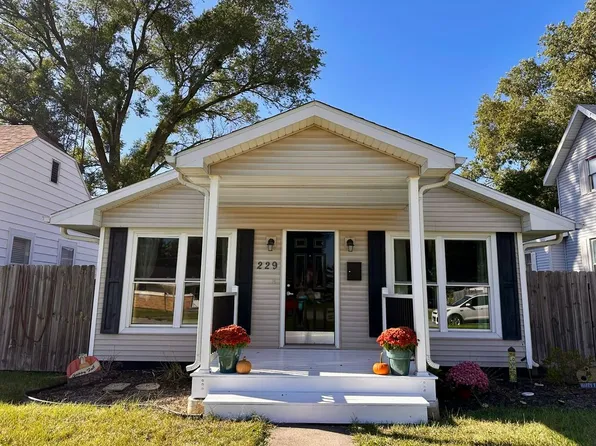 229 S Dearborn Ave, Bradley, IL 60915