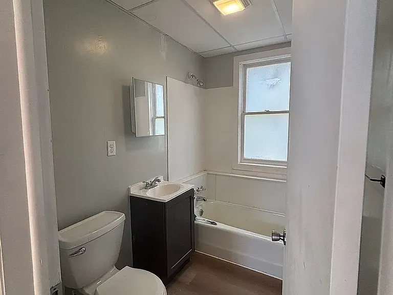 3015 Wellington St — Photo 5