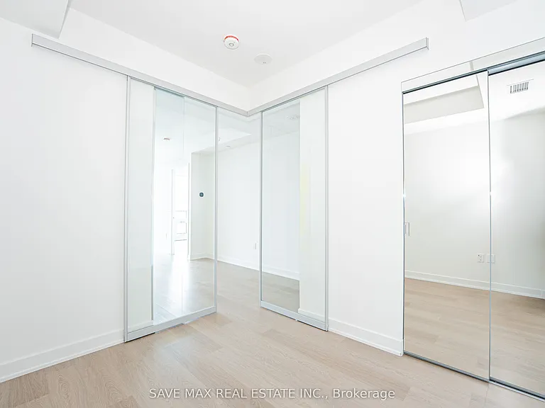 448 Burnhamthorpe Rd W #6701 — Photo 14