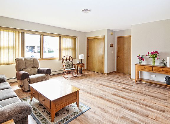 4th image of 102 N Jane Dr #104
