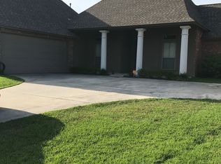 13213 Williamsburg Dr, Walker, LA 70785