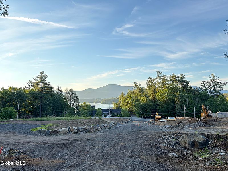 5th image of 26 Pine Hill Road