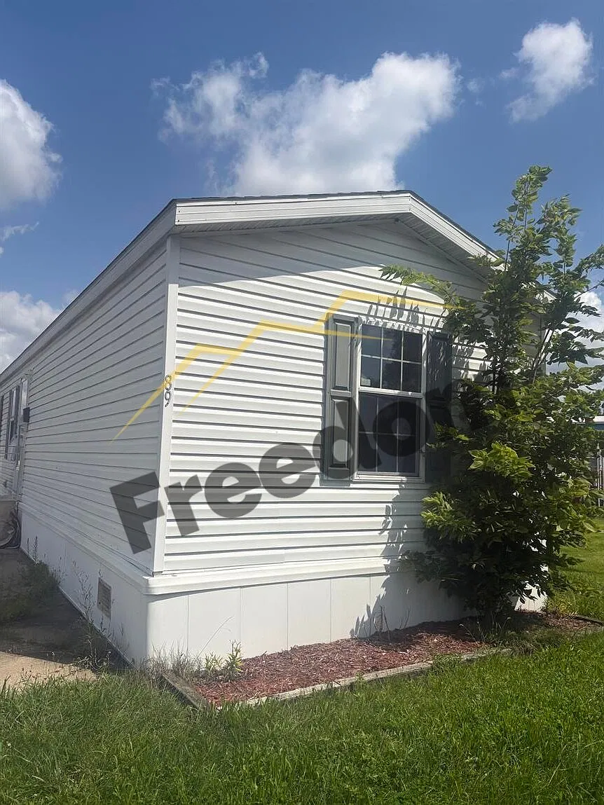 3 bed, 2.0 bath, 924 sqft, $850 — Photo 2