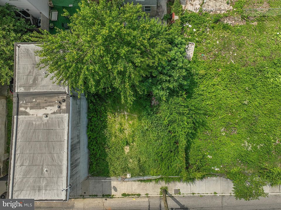 2nd image of 2154 N Reese St