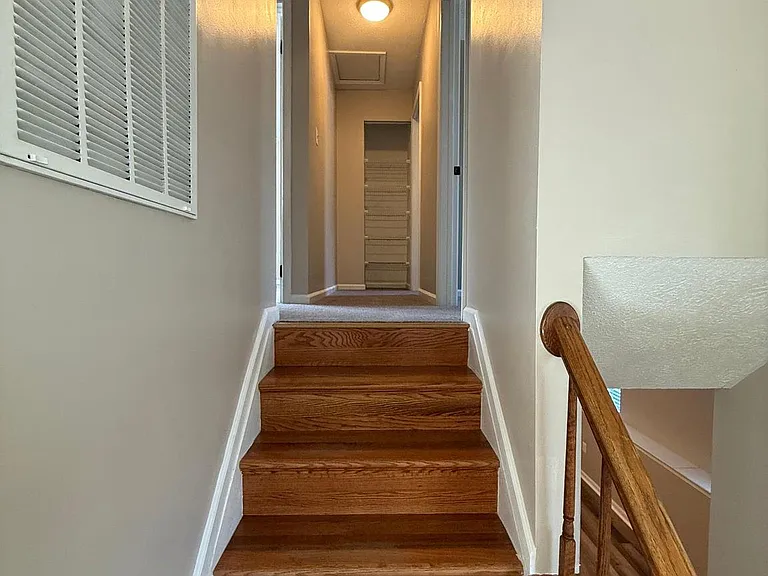 805 London Ct — Photo 21