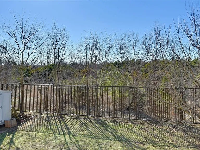 10528 Dunham Forest Rd — Photo 20