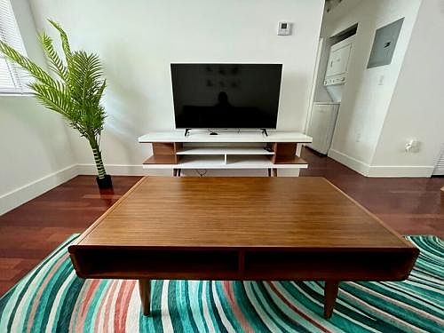 4th image of 1045 Lenox Ave APT 9