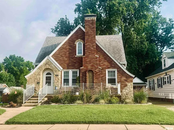 306 E Embert Pl, Peoria, IL 61603