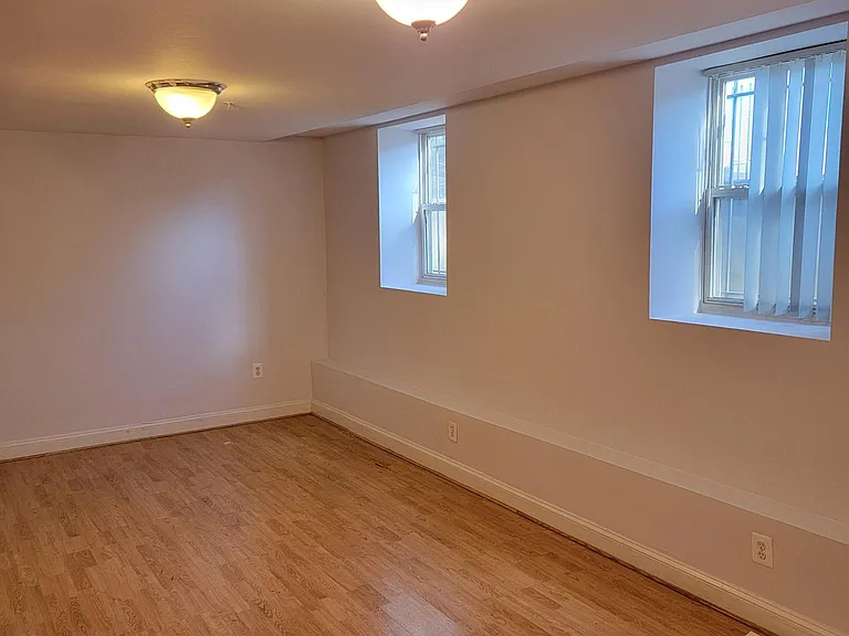 330 Rhode Island Ave NE #10 — Photo 2